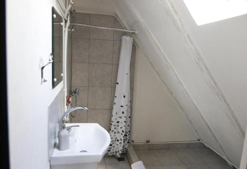 Отель Nerahouse