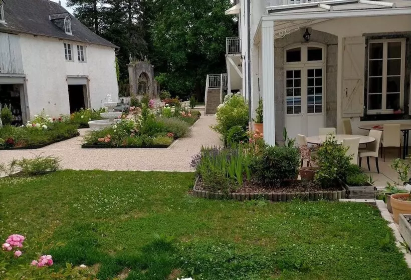 Majatalo Chateau De Heaas