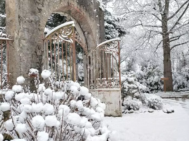 Majatalo Chateau De Heaas