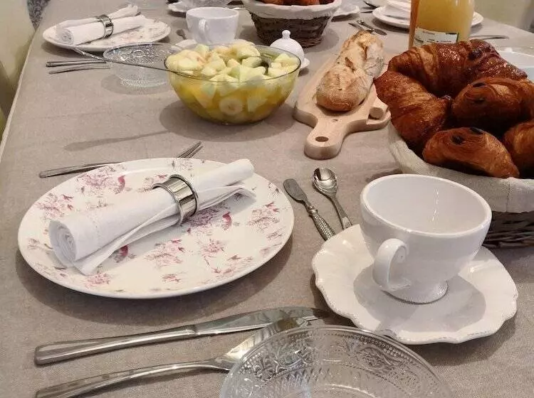 Majatalo Chateau De Heaas