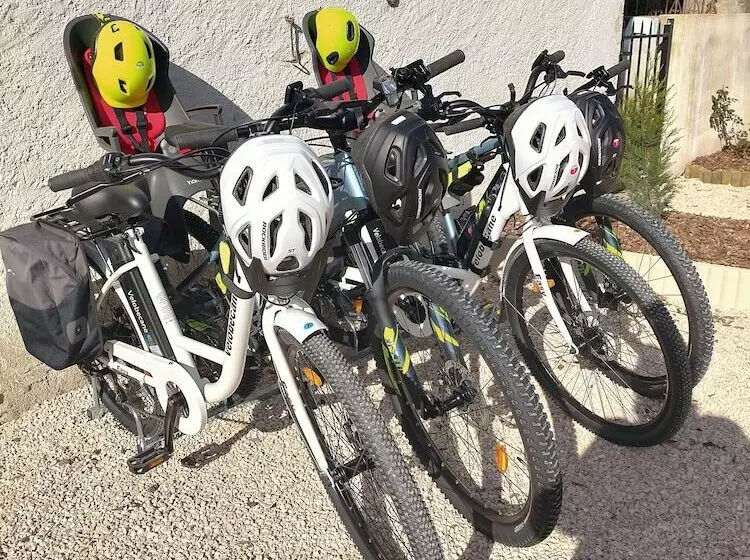 Majatalo Chateau De Heaas