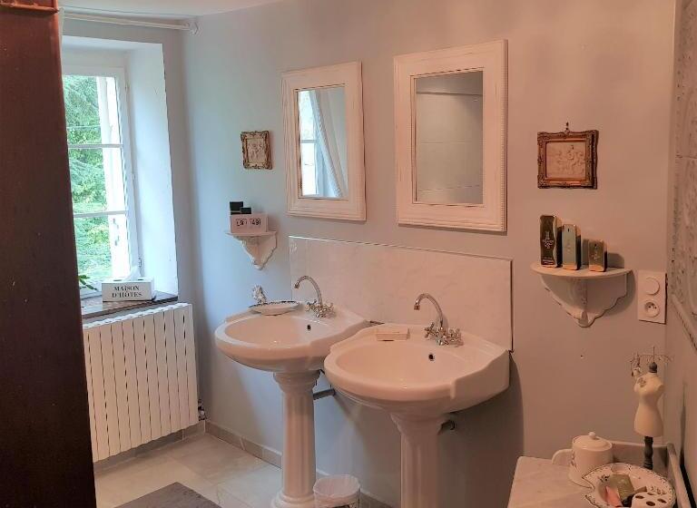 פנסיון L Aumônerie