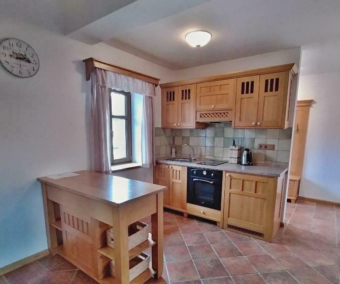 פנסיון Penzion Kovárna