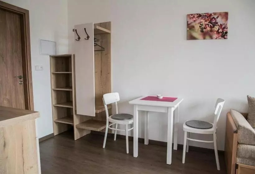 Majatalo Penzion U červené Podkovy