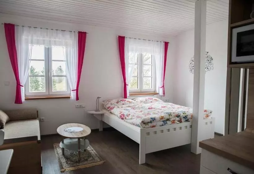 Majatalo Penzion U červené Podkovy