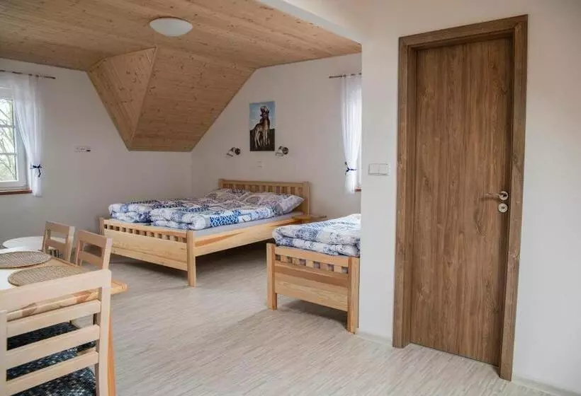 Majatalo Penzion U červené Podkovy