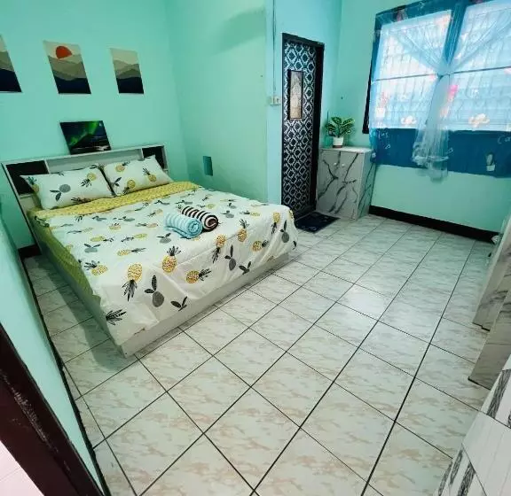 ユースホステル Baan Busaya บ้านบุษยา