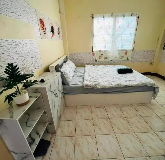 ユースホステル Baan Busaya บ้านบุษยา