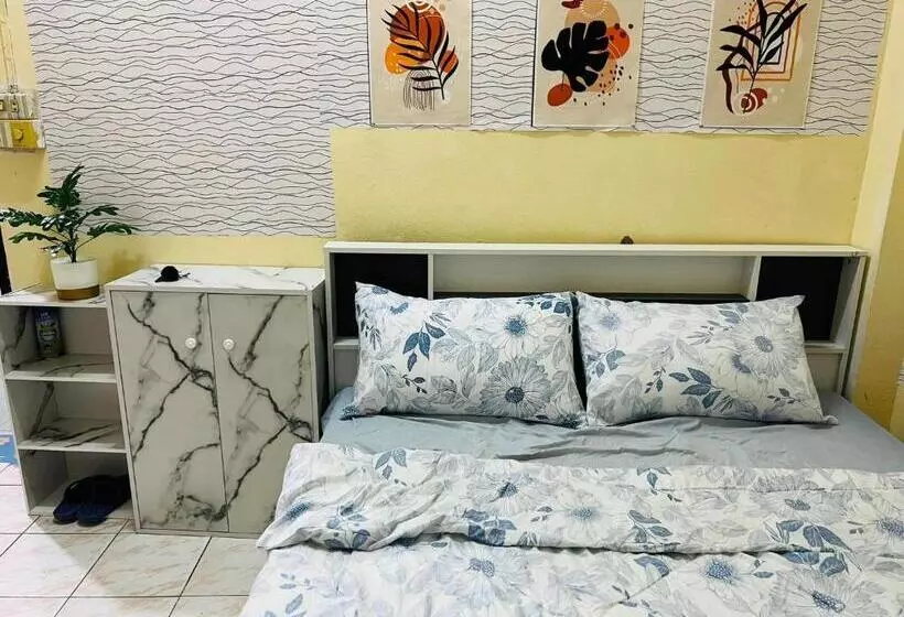 ユースホステル Baan Busaya บ้านบุษยา