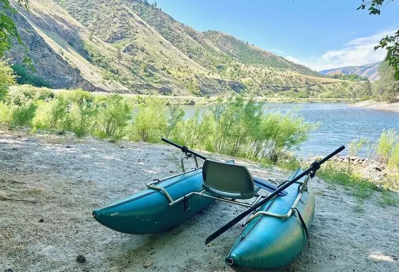 ユースホステル Steelhead Lodge