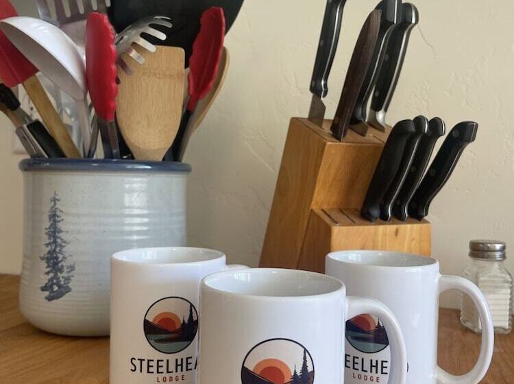 ユースホステル Steelhead Lodge