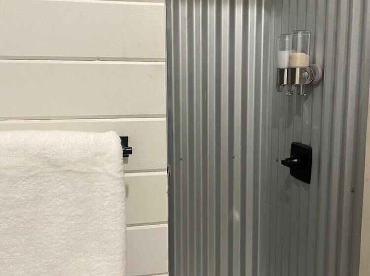 ユースホステル Steelhead Lodge