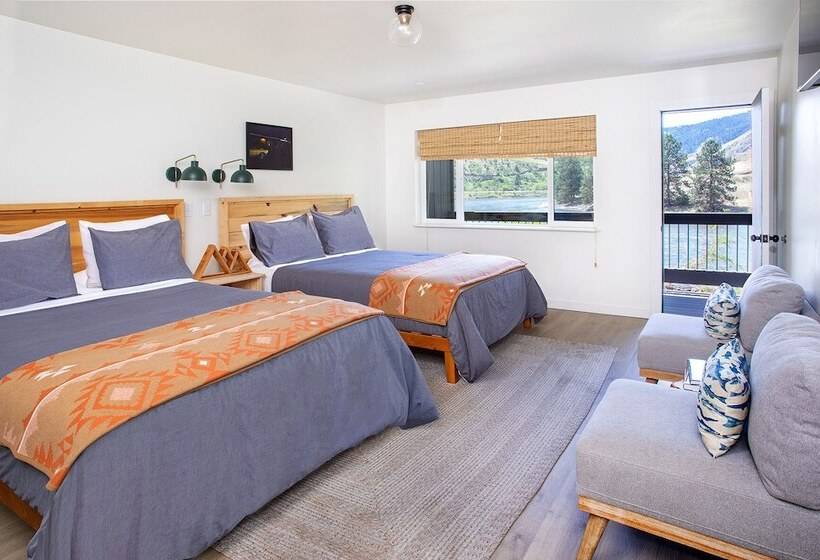 ユースホステル Steelhead Lodge