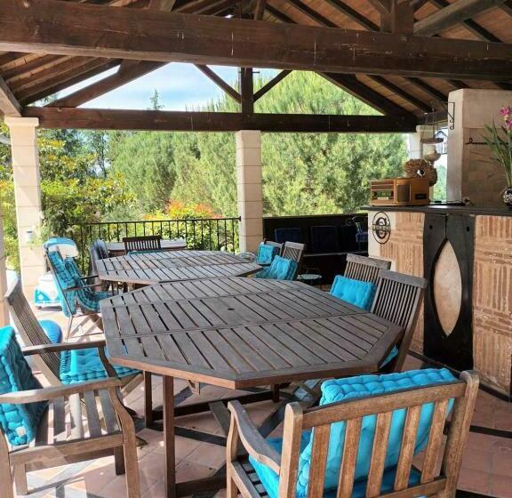 Bed and Breakfast Maison Croix Du Sud. Chambre Fruits De La Passion