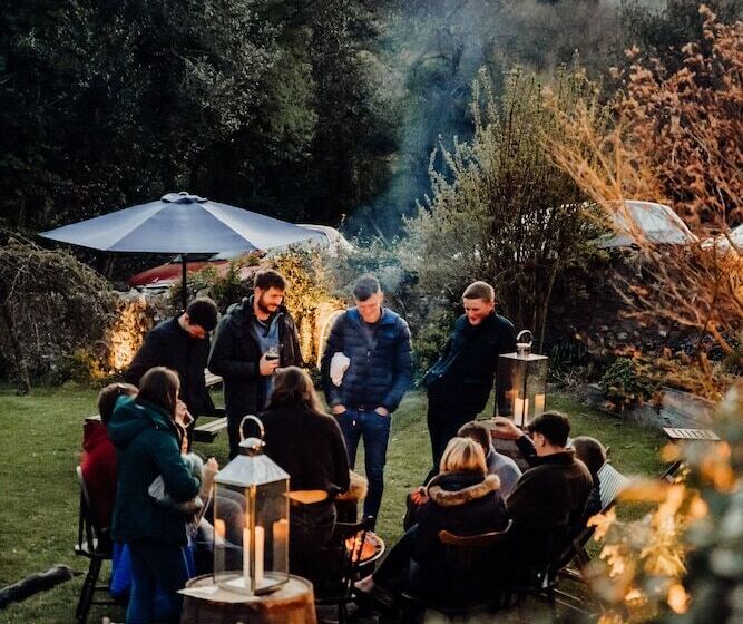 צימר The Cotley Inn