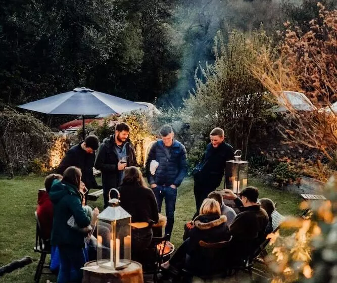 ベッドアンドブレックファースト The Cotley Inn