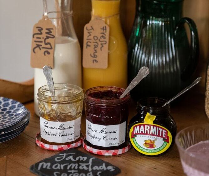 צימר The Cotley Inn