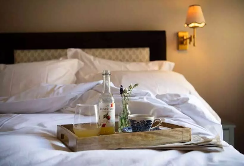 ベッドアンドブレックファースト The Cotley Inn