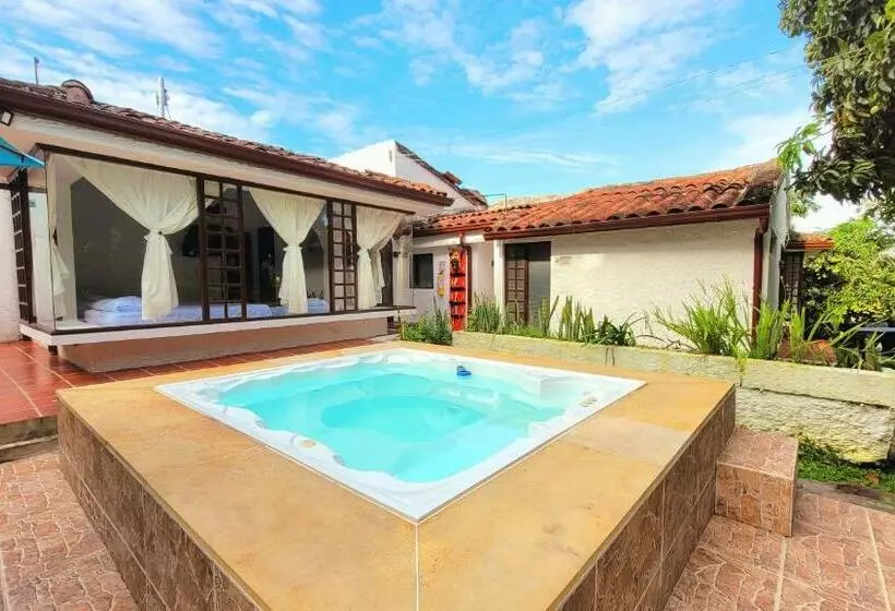 Hotelli Casa ágora Boutique Mesitas Del Colegio