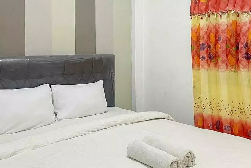 Hotelli Reddoorz @ Tongas Probolinggo