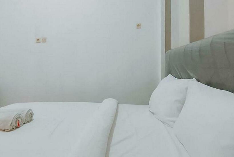 ホテル Reddoorz @ Tongas Probolinggo