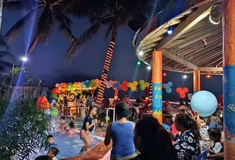 ペンション Ajk Beach Resort