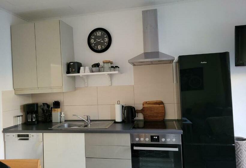 פנסיון Tks Home