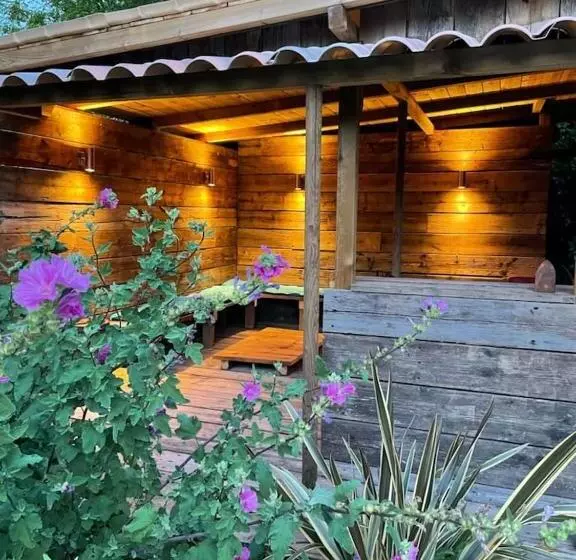 Aamiaismajoitus (B&B) L Escale Au Port Miniature De Saint Savinien