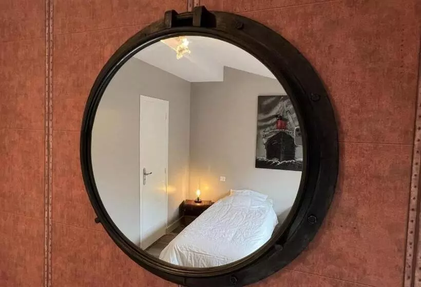 Aamiaismajoitus (B&B) L Escale Au Port Miniature De Saint Savinien