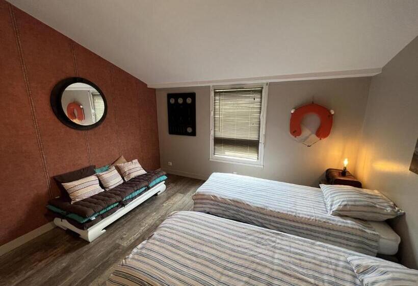 مبيت وإفطار L Escale Au Port Miniature De Saint Savinien