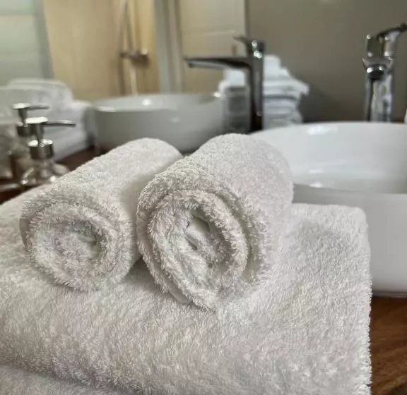 Aamiaismajoitus (B&B) L Escale Au Port Miniature De Saint Savinien