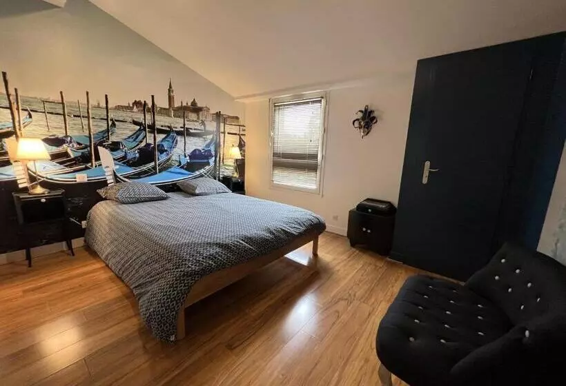 Aamiaismajoitus (B&B) L Escale Au Port Miniature De Saint Savinien