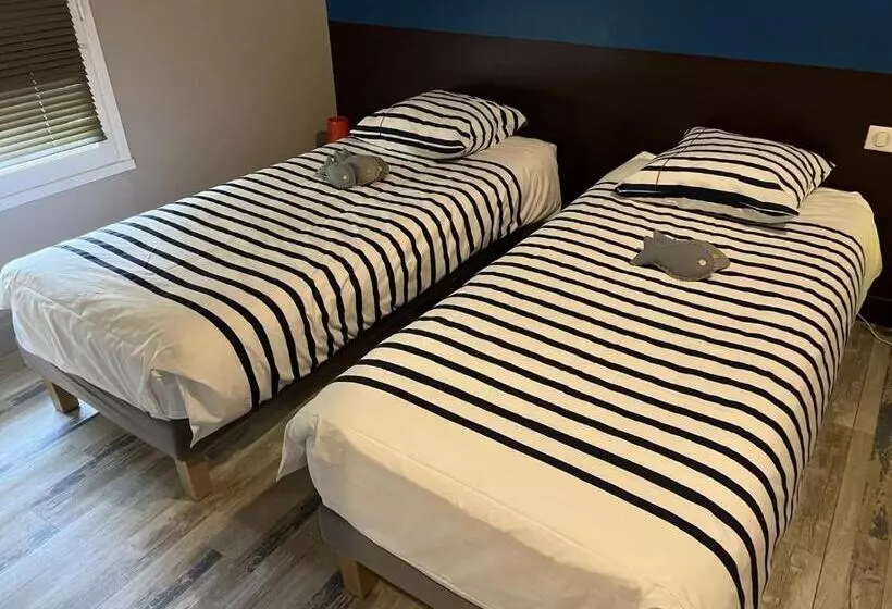 Aamiaismajoitus (B&B) L Escale Au Port Miniature De Saint Savinien