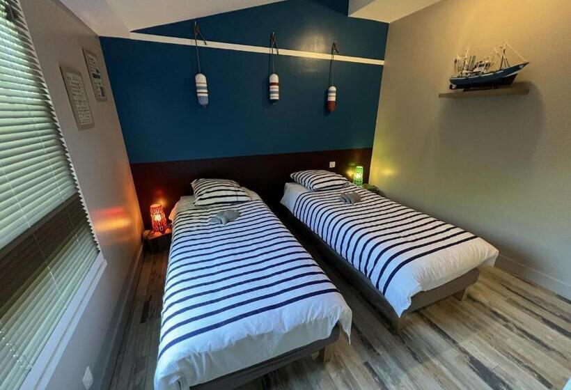 مبيت وإفطار L Escale Au Port Miniature De Saint Savinien