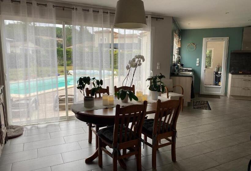 مبيت وإفطار La Rosela De La Cité