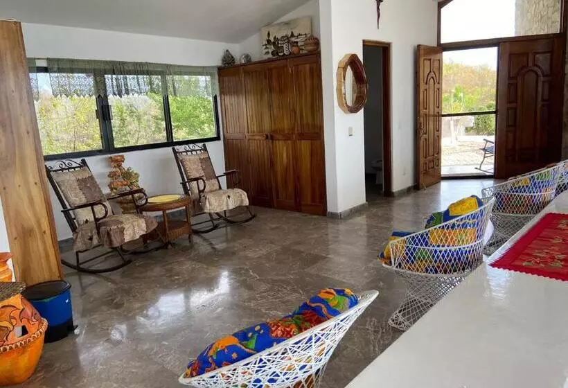 Aamiaismajoitus (B&B) Villa Siempre Domingo