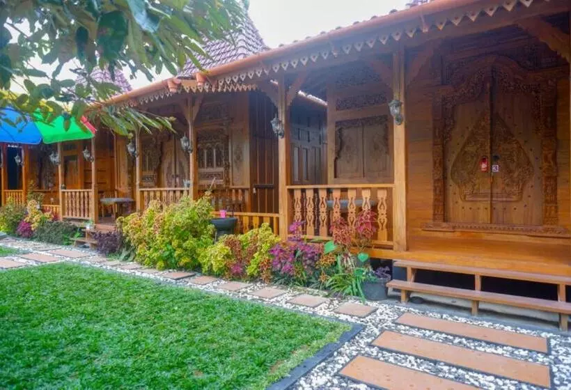 ホテル Reddoorz Syariah Near Terminal Mendolo Wonosobo 2