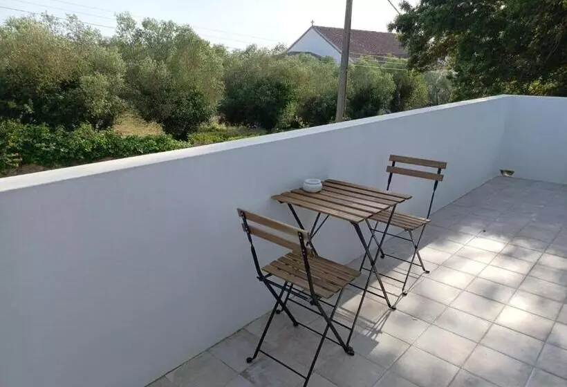 Majatalo Adega Residências Artísticas   Perto De Lisboa