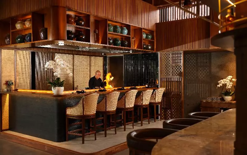 ホテル Taman Dharmawangsa Suites