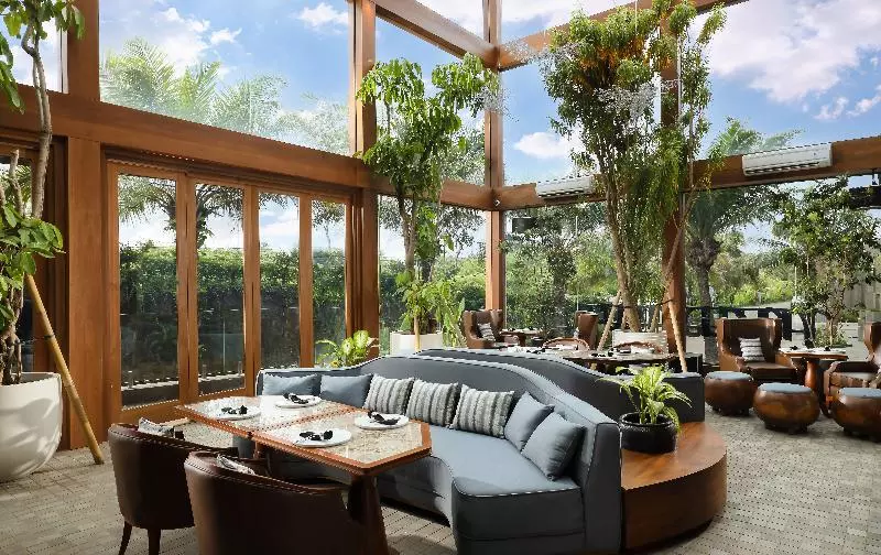 ホテル Taman Dharmawangsa Suites