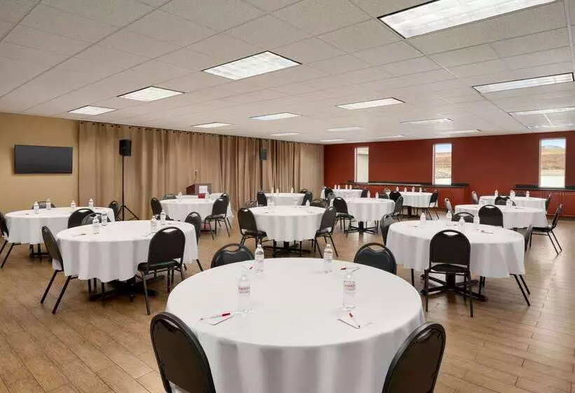 Bakken Airport Xwa Hotel & Studios