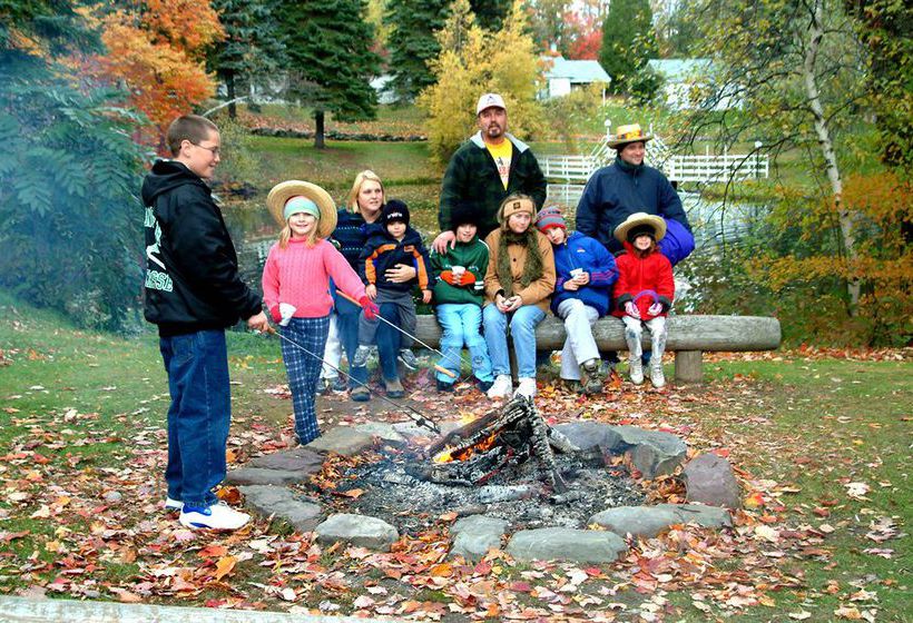 Chestnut Grove Resort