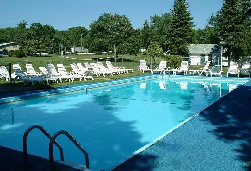 Chestnut Grove Resort