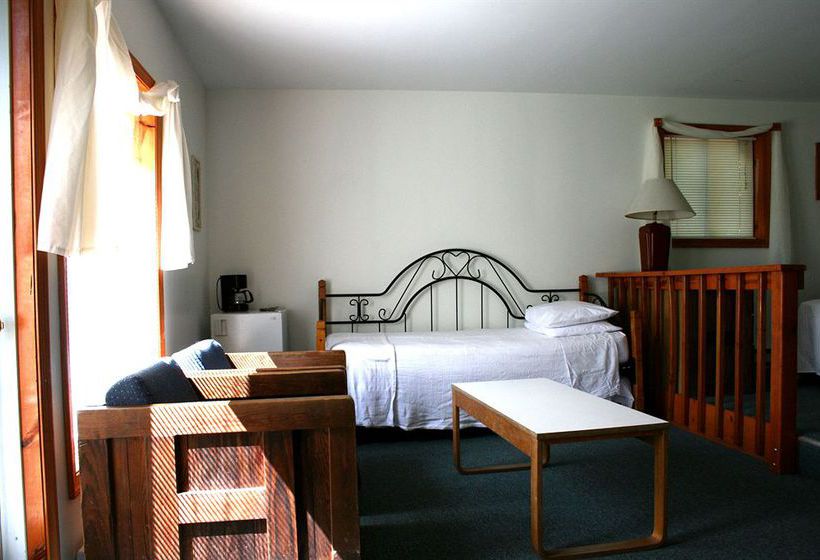 Chestnut Grove Resort