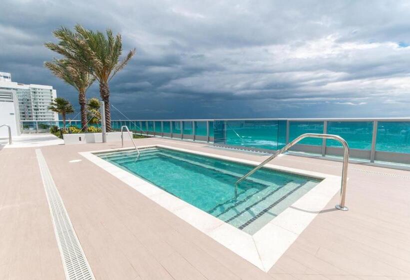 Monte Carlo Suites In Miami Beach