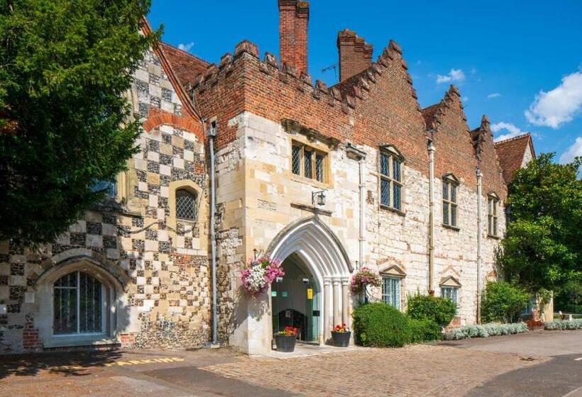 فندق Bisham Abbey National Sports Centre