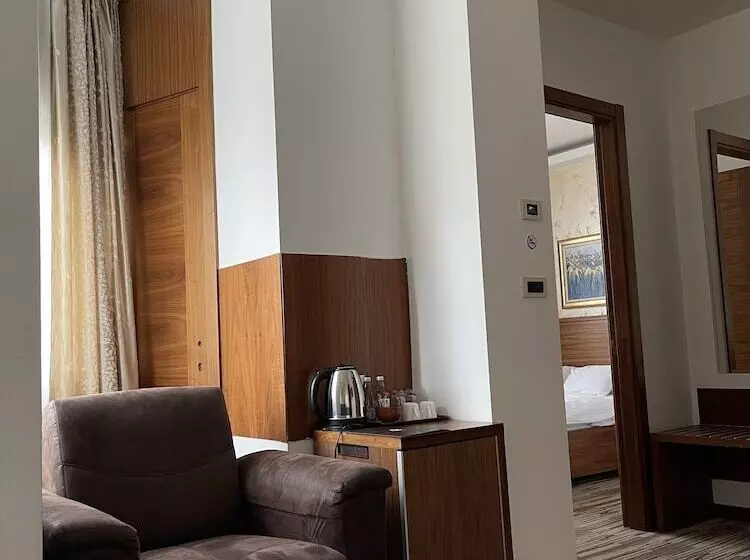 Otel Bistrik City Center