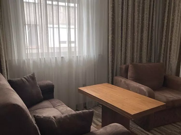 Otel Bistrik City Center