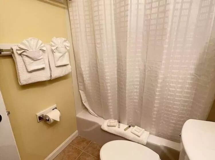 Hotelli Casablanca Oceanside Inn