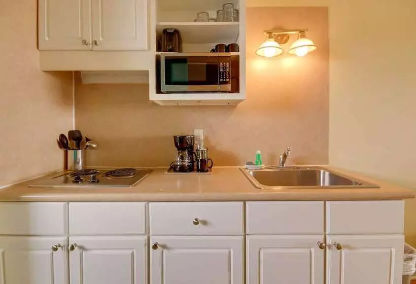 Hotelli Casablanca Oceanside Inn